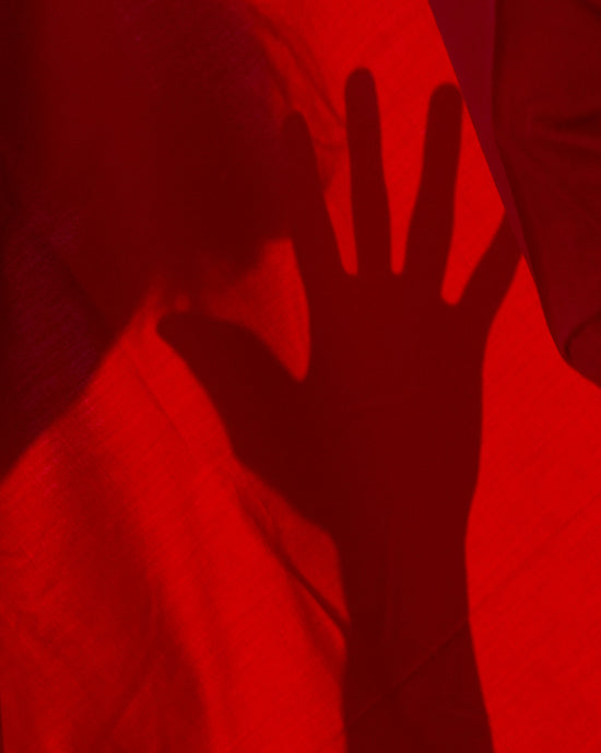 Liligutt Shop ~ Ho cinque anni ~ Tiny empathic fragments, words evoking pictures of time experienced just in the present moment ~ Story by Iris