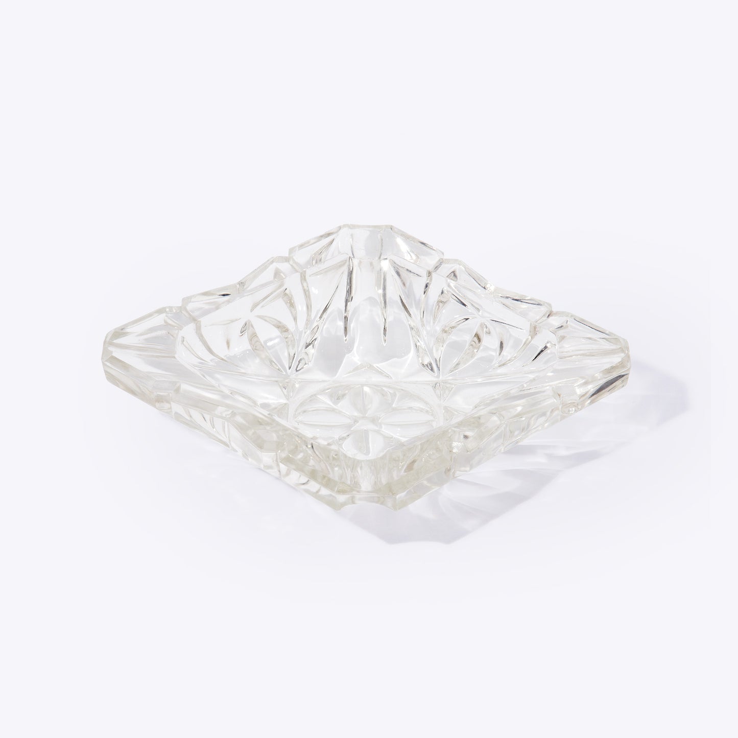 Liligutt Shop ~ Vintage ashtray