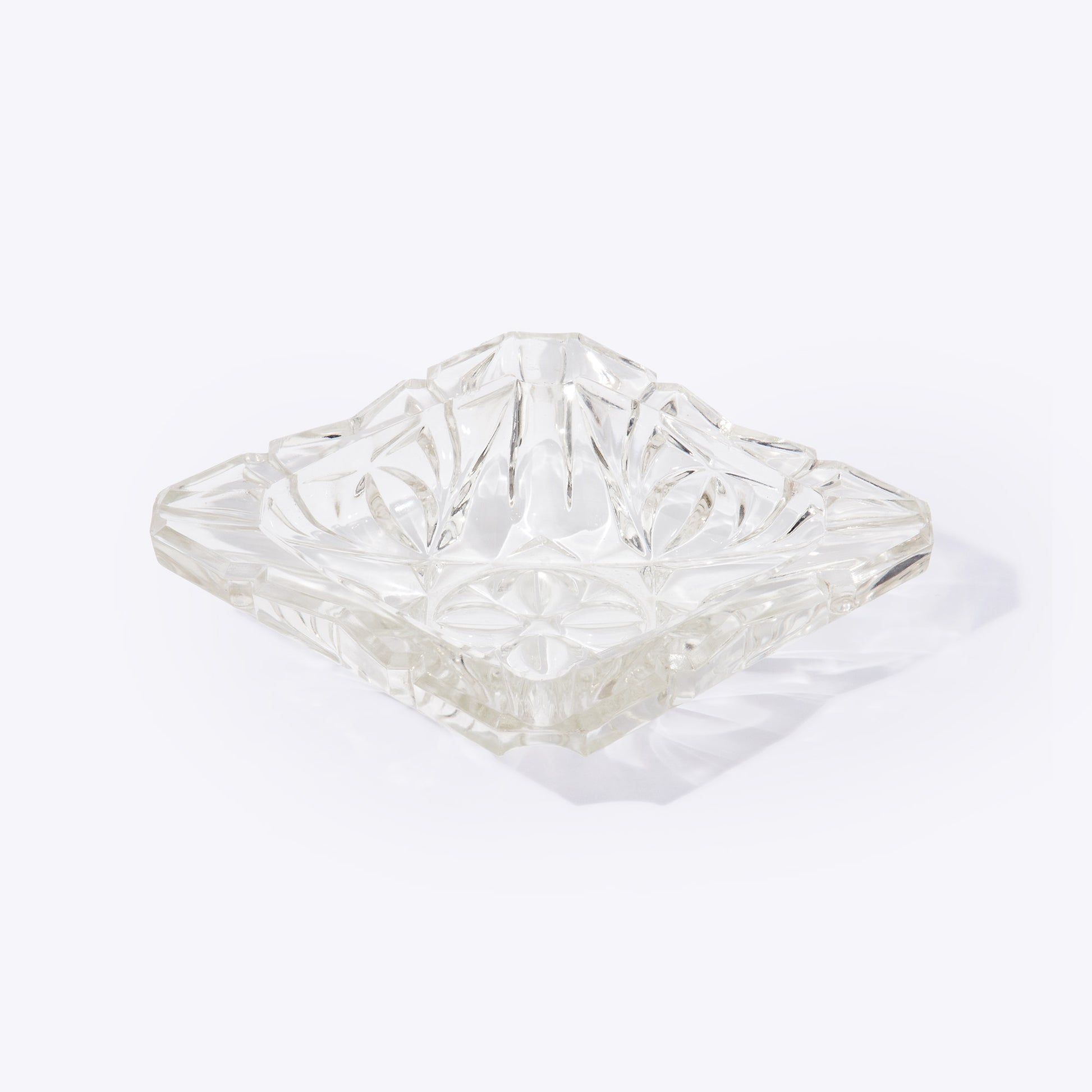 Liligutt Shop ~ Vintage ashtray