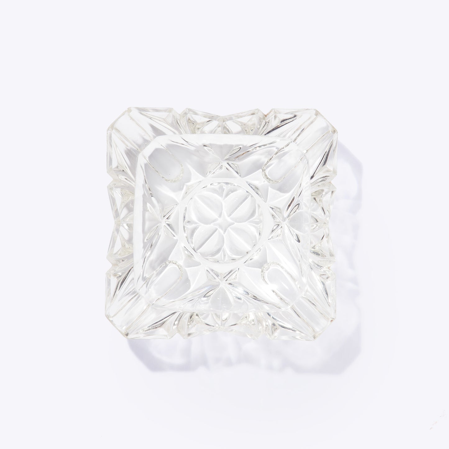 Liligutt Shop ~ Vintage ashtray