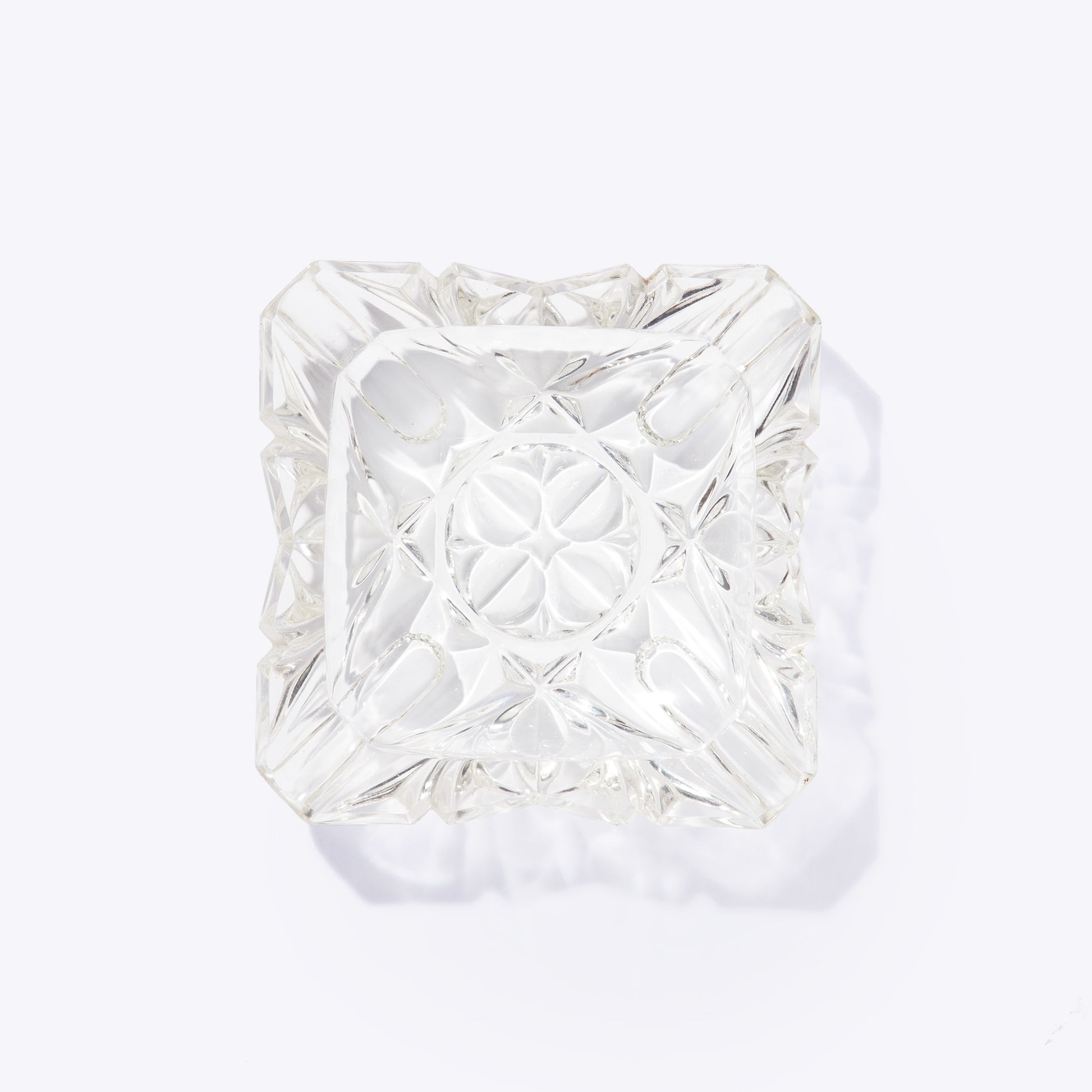 Liligutt Shop ~ Vintage ashtray