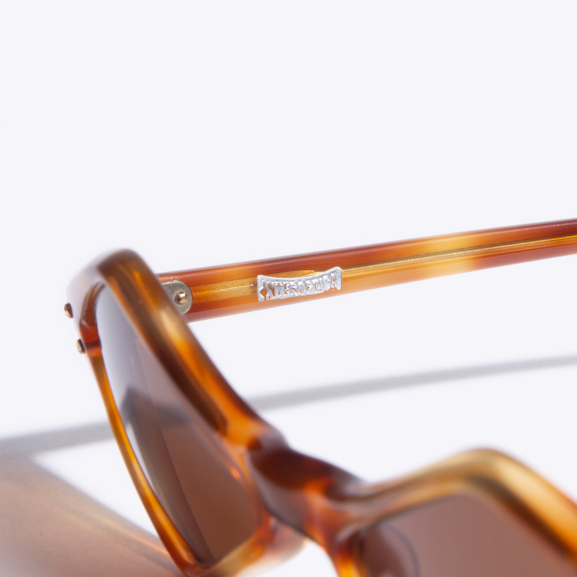 Liligutt Shop ~ vintage sunglasses